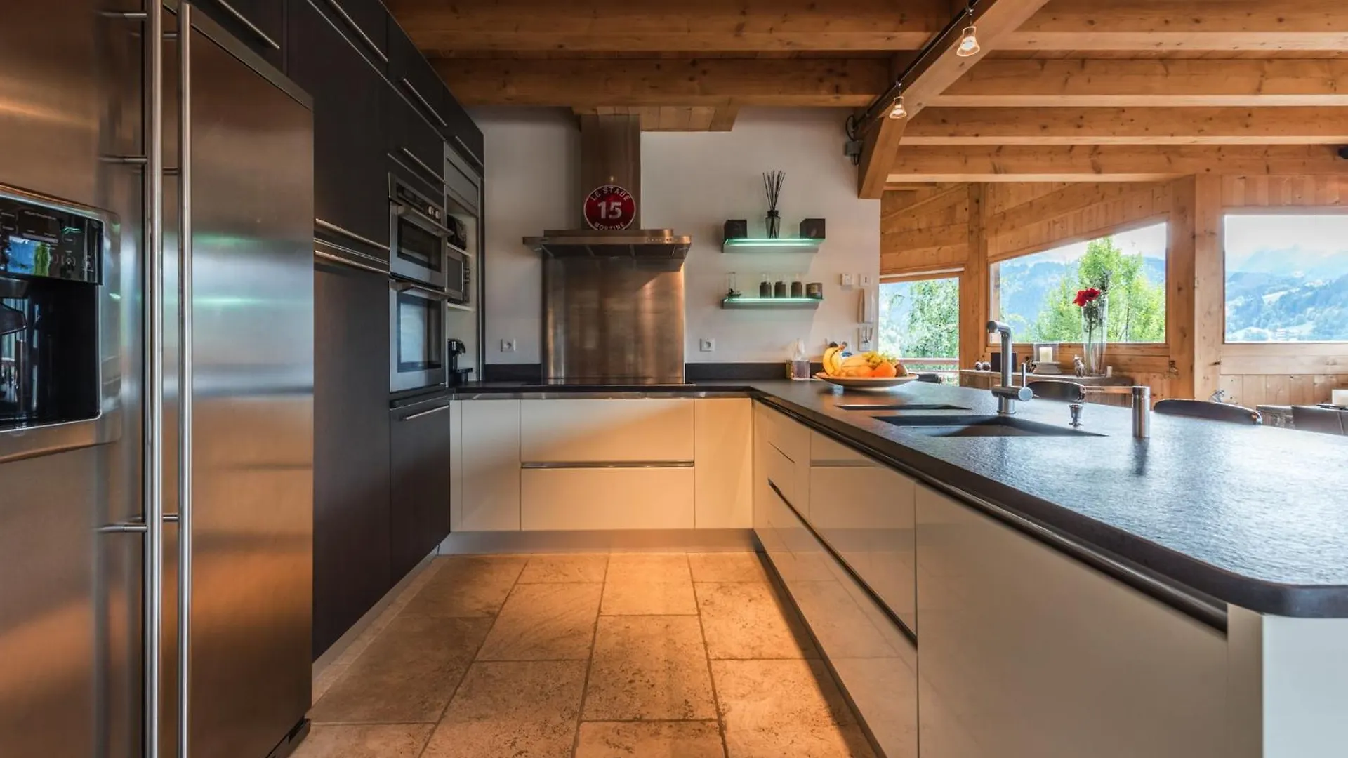Chalet Omaroo Morzine - By Emerald Stay 0*,