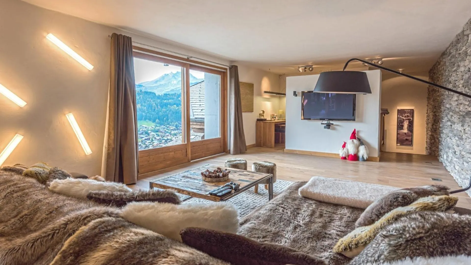Chalet Omaroo Morzine - By Emerald Stay 0*,  France